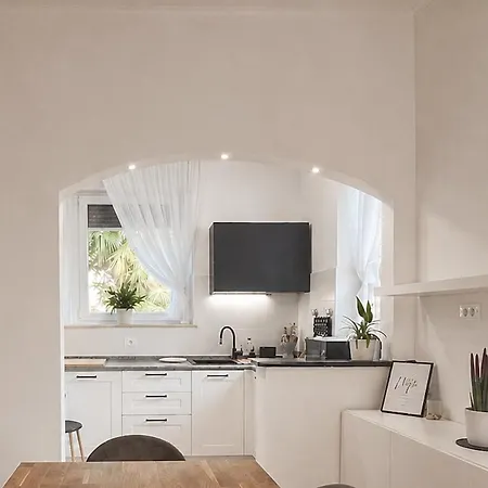 Cozy With Private Terrace And Garden Apartmán *