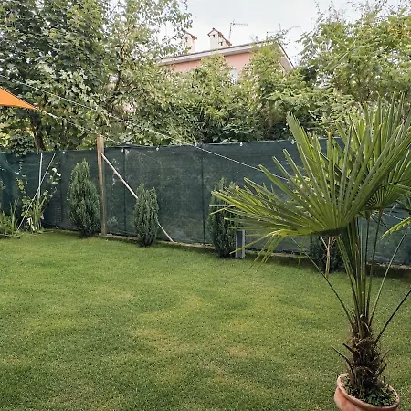 Apartmán Cozy With Private Terrace And Garden